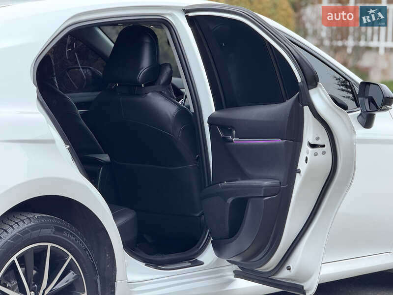 Седан Toyota Camry 2018 в Тернополе фото 31 Седан Toyota Camry 2018 в Тернополе