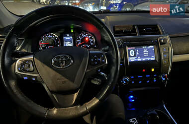 Седан Toyota Camry 2017 в Киеве
