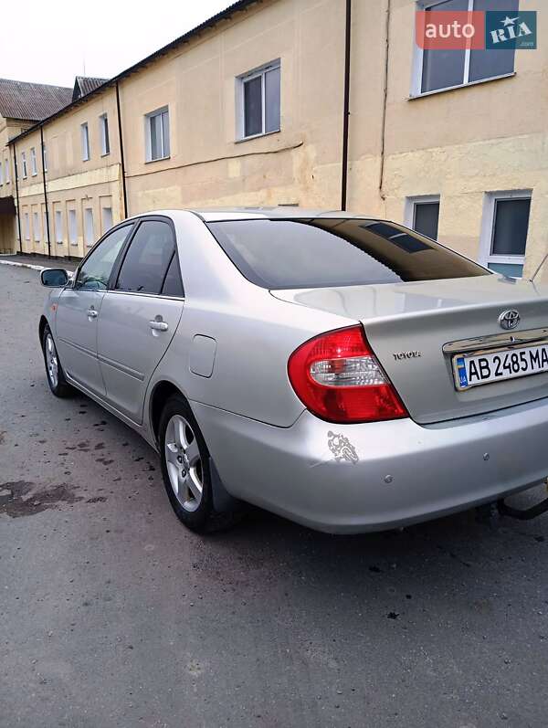 Седан Toyota Camry 2004 в Романове