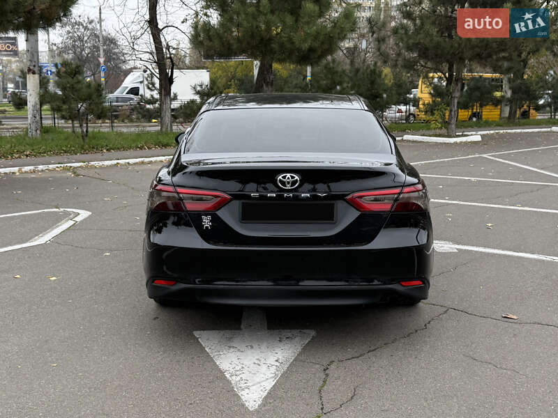 Седан Toyota Camry 2017 в Одессе