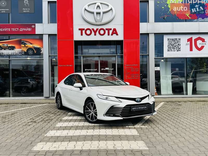 Седан Toyota Camry 2024 в Тернополі