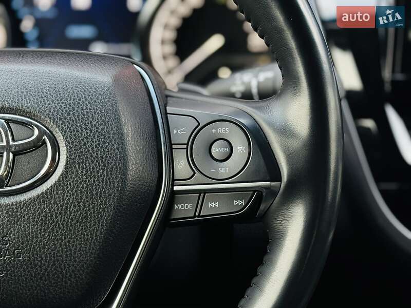 Седан Toyota Camry 2024 в Тернополі