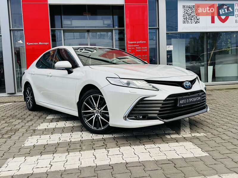 Седан Toyota Camry 2024 в Тернополі