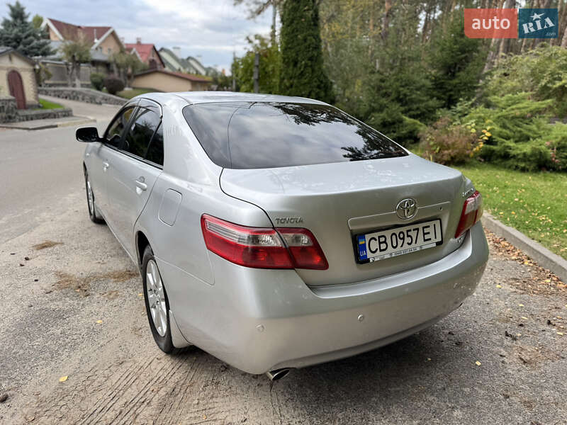 Седан Toyota Camry 2008 в Киеве