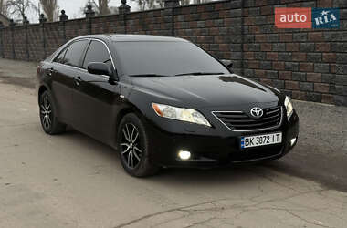 Седан Toyota Camry 2008 в Ровно