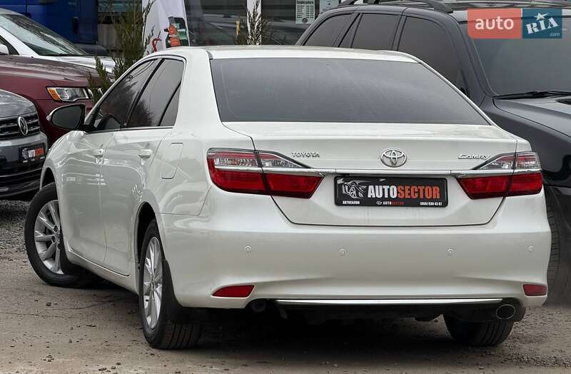 Седан Toyota Camry 2016 в Харкові