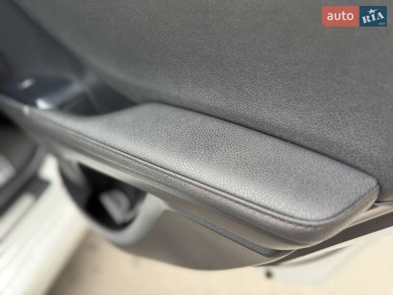 Седан Toyota Camry 2020 в Днепре фото 35 Седан Toyota Camry 2020 в Днепре