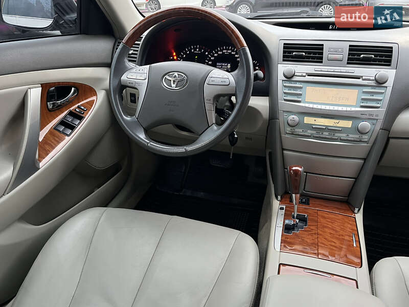 Седан Toyota Camry 2008 в Одессе