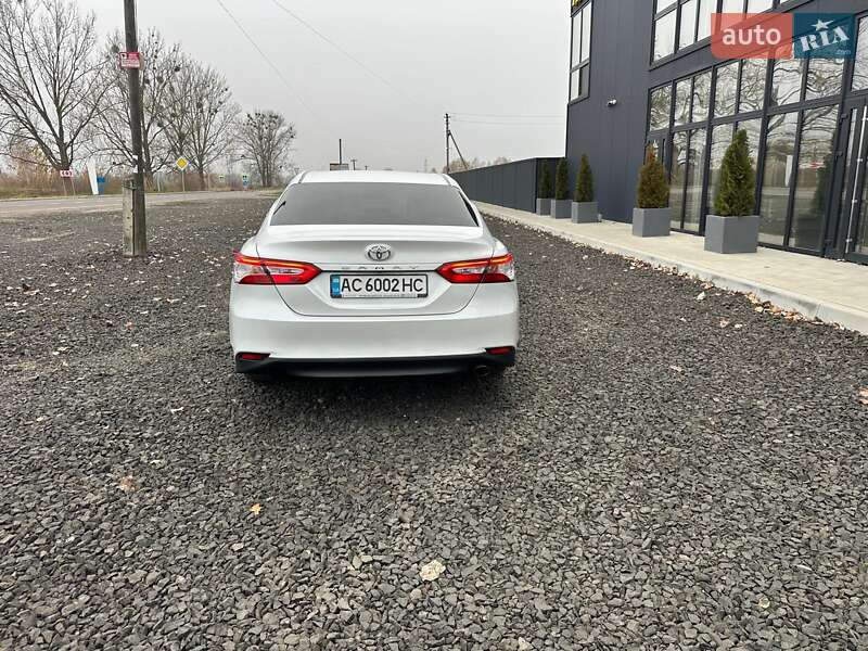 Седан Toyota Camry 2020 в Луцьку