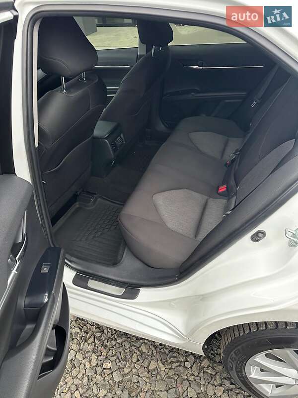 Седан Toyota Camry 2020 в Луцьку