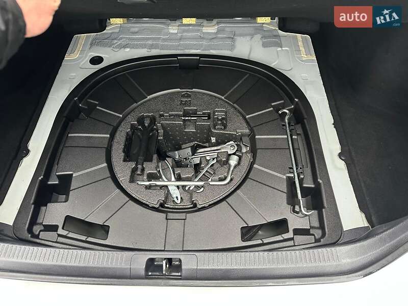 Седан Toyota Camry 2020 в Луцьку