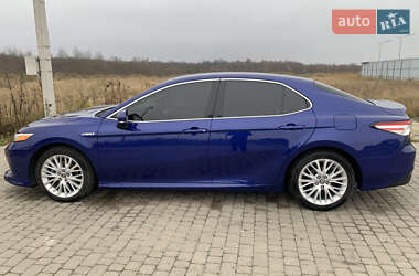 Седан Toyota Camry 2018 в Львові