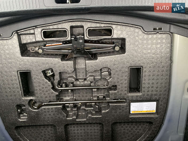 Седан Toyota Camry 2018 в Львове