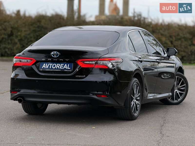 Седан Toyota Camry 2021 в Кривом Роге