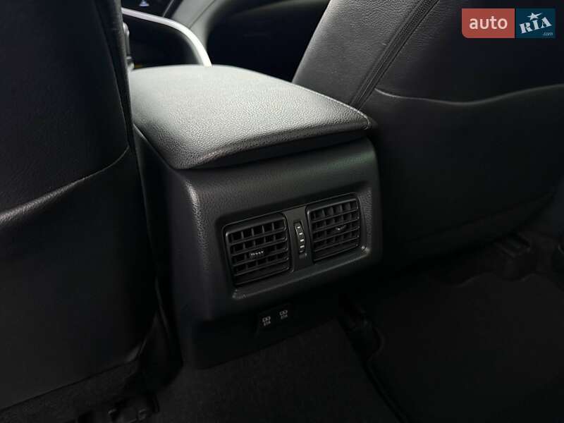 Седан Toyota Camry 2021 в Кривом Роге