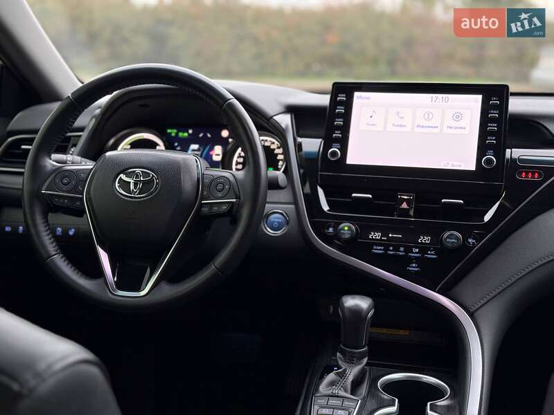 Седан Toyota Camry 2021 в Кривом Роге