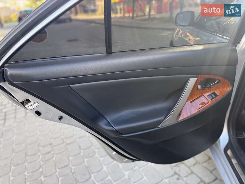 Седан Toyota Camry 2007 в Ивано-Франковске