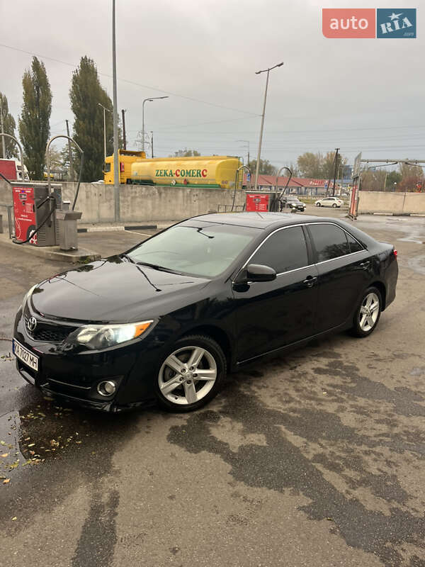 Седан Toyota Camry 2014 в Киеве фото 3 Седан Toyota Camry 2014 в Киеве