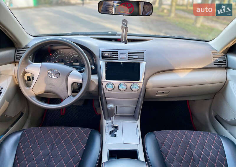 Седан Toyota Camry 2009 в Новоархангельську