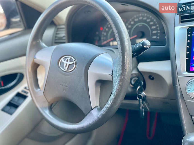 Седан Toyota Camry 2009 в Новоархангельську