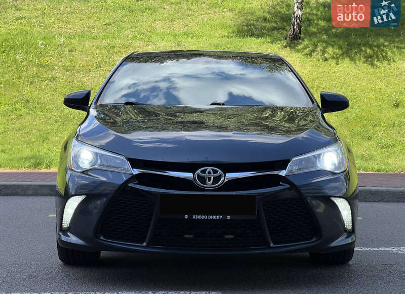 Toyota Camry 2015