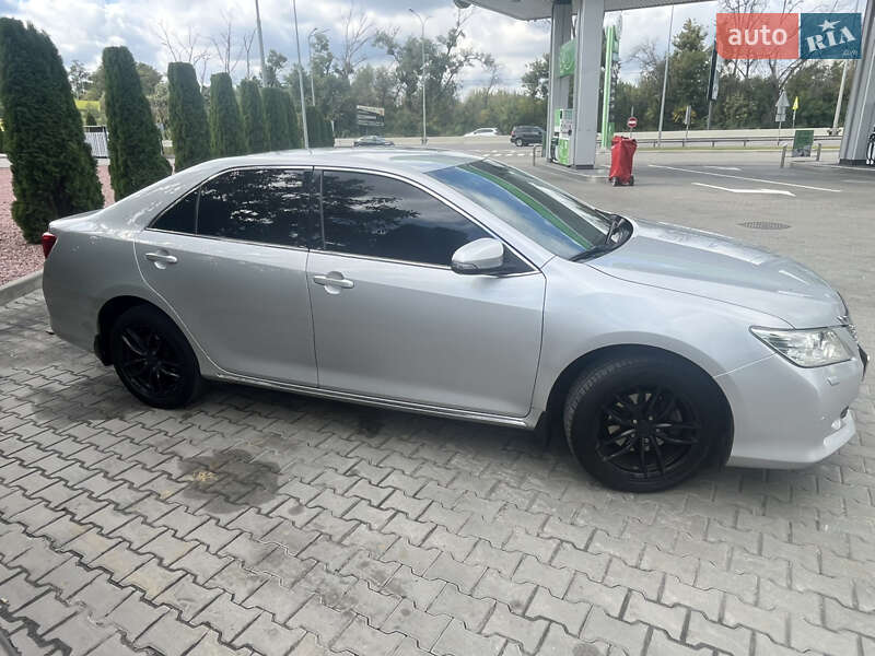 Седан Toyota Camry 2013 в Киеве фото 8 Седан Toyota Camry 2013 в Киеве