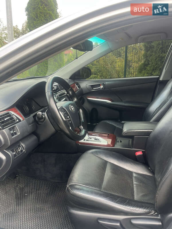Седан Toyota Camry 2013 в Киеве фото 19 Седан Toyota Camry 2013 в Киеве