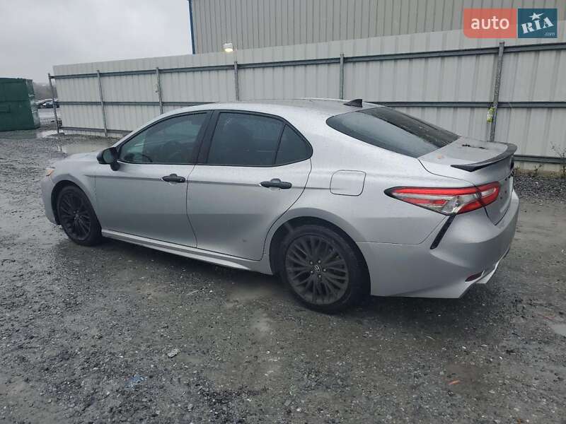 Седан Toyota Camry 2019 в Киеве