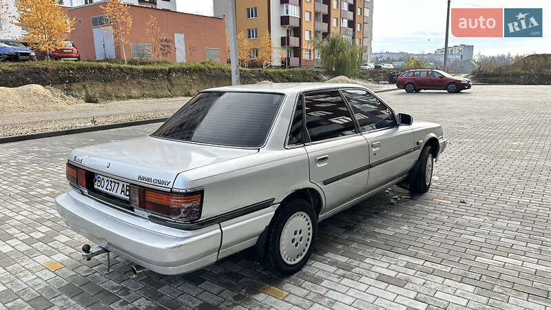Седан Toyota Camry 1988 в Тернополе фото 29 Седан Toyota Camry 1988 в Тернополе