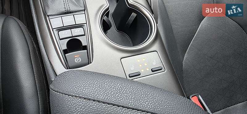 Седан Toyota Camry 2022 в Киеве фото 10 Седан Toyota Camry 2022 в Киеве