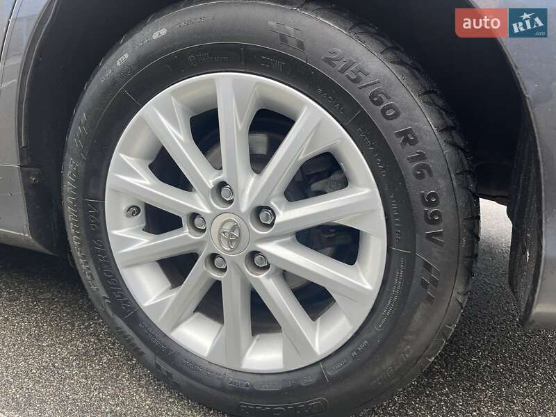 Седан Toyota Camry 2012 в Киеве