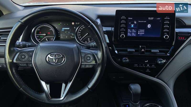 Седан Toyota Camry 2021 в Хмельницком