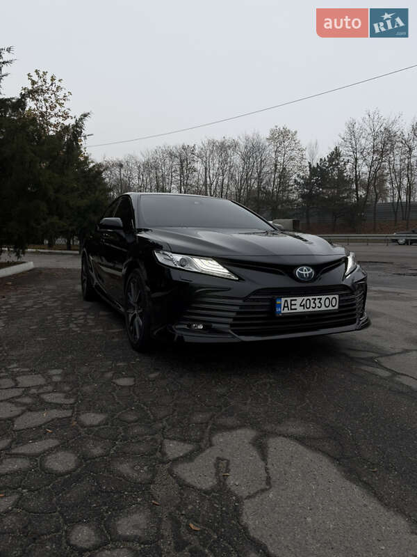 Седан Toyota Camry 2022 в Днепре