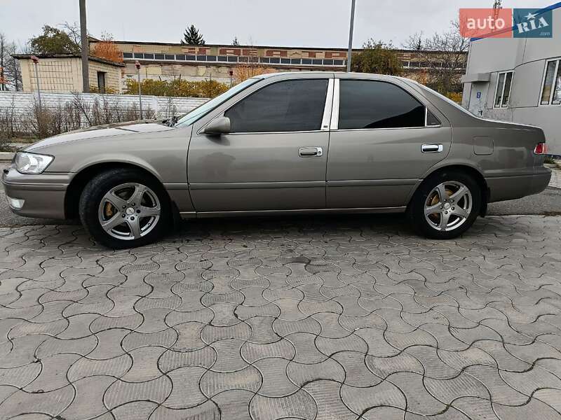 Седан Toyota Camry 2001 в Балті
