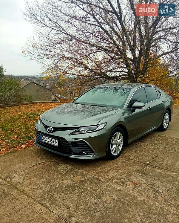 Седан Toyota Camry 2021 в Новой Одессе