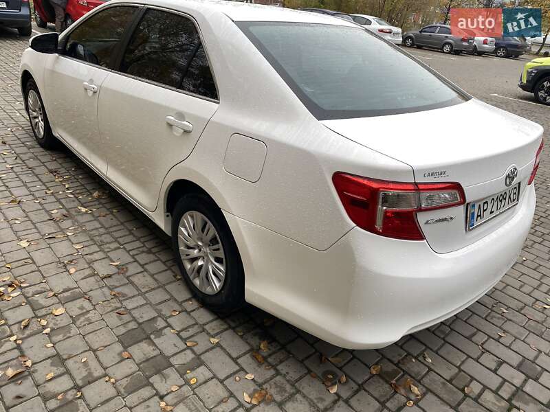 Седан Toyota Camry 2013 в Запорожье