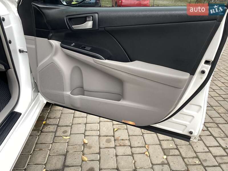Седан Toyota Camry 2013 в Запорожье