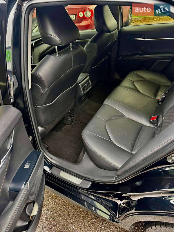 Седан Toyota Camry 2017 в Киеве фото 5 Седан Toyota Camry 2017 в Киеве
