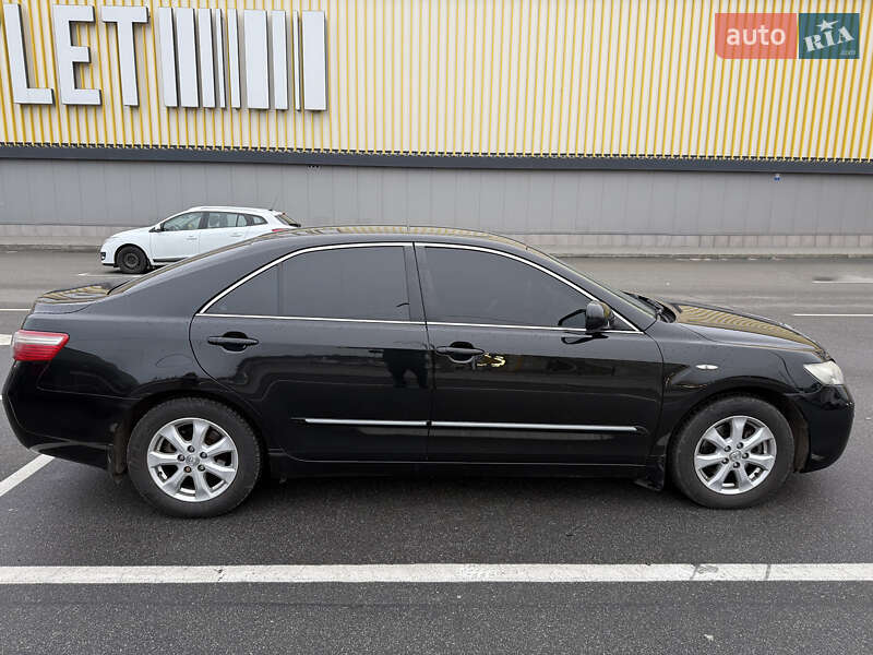 Седан Toyota Camry 2008 в Киеве