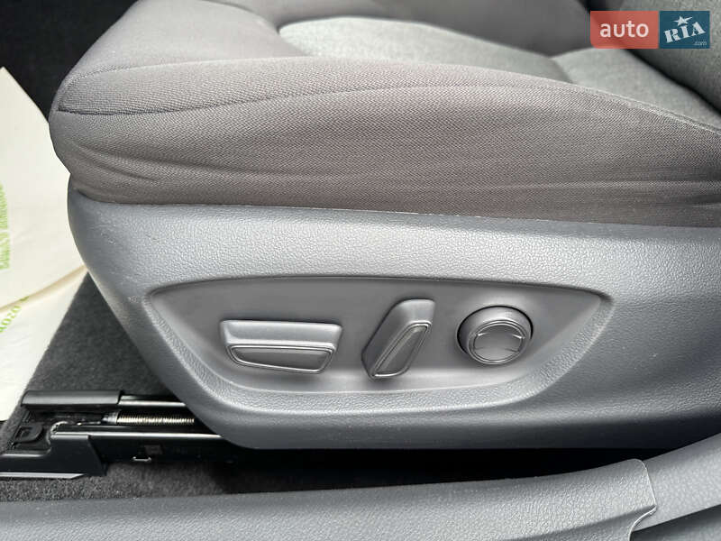 Седан Toyota Camry 2019 в Харькове фото 27 Седан Toyota Camry 2019 в Харькове