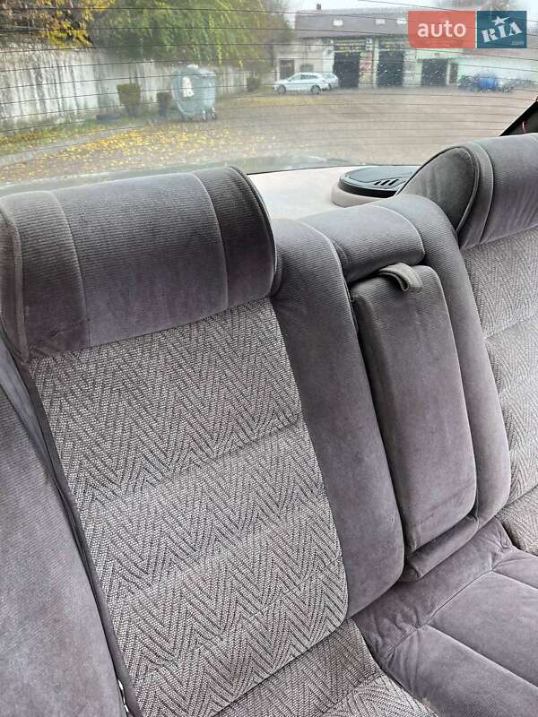 Седан Toyota Camry 1986 в Каменском