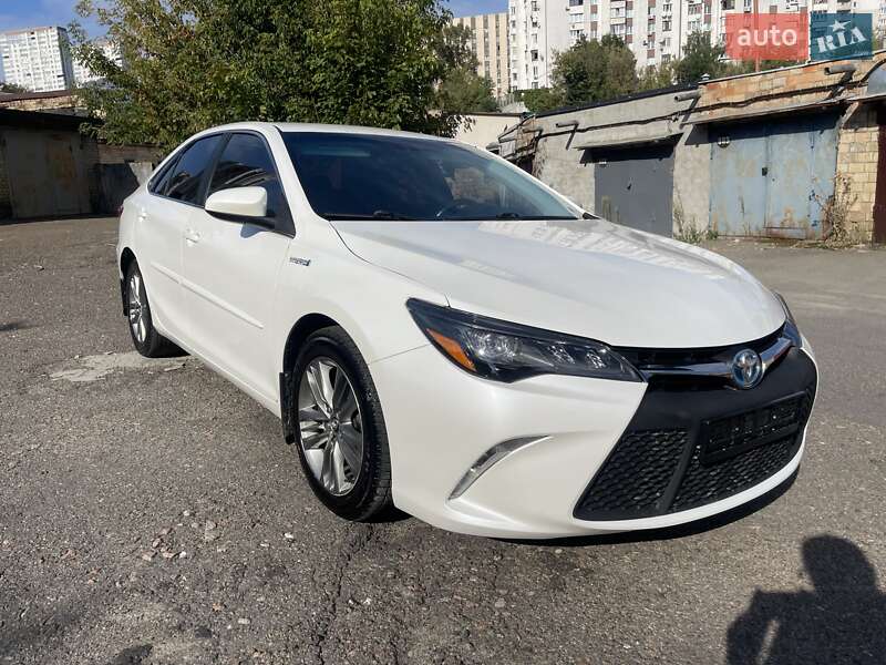 Седан Toyota Camry 2017 в Киеве