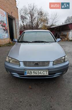 Седан Toyota Camry 1997 в Жмеринке