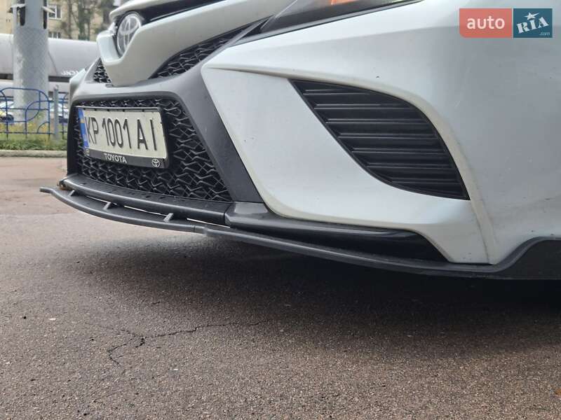 Седан Toyota Camry 2021 в Киеве