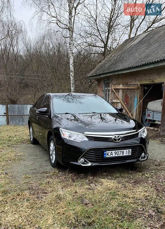 Toyota Camry 2016