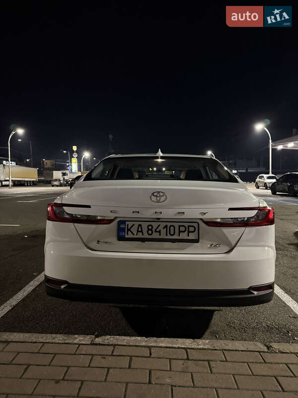 Седан Toyota Camry 2024 в Киеве фото 6 Седан Toyota Camry 2024 в Киеве
