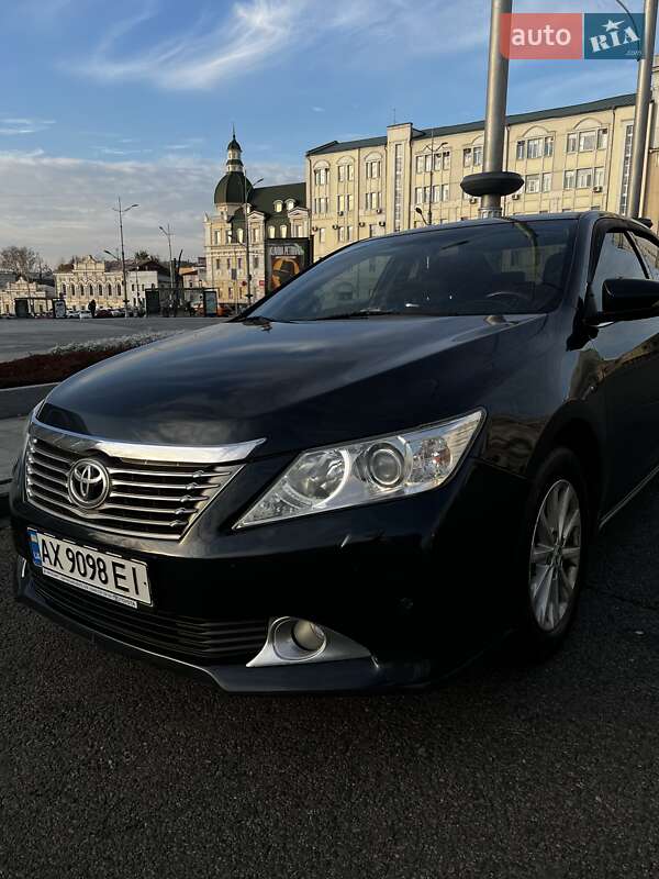 Седан Toyota Camry 2011 в Харькове