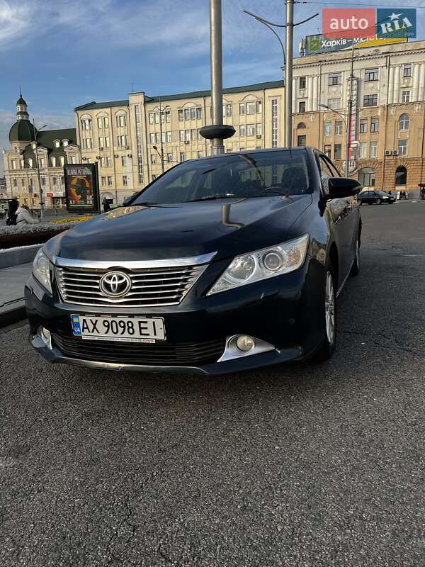Седан Toyota Camry 2011 в Харькове