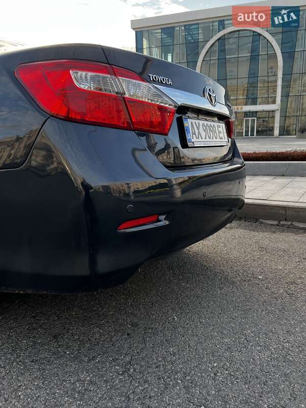 Седан Toyota Camry 2011 в Харькове