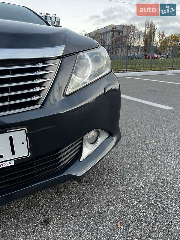Седан Toyota Camry 2011 в Харькове